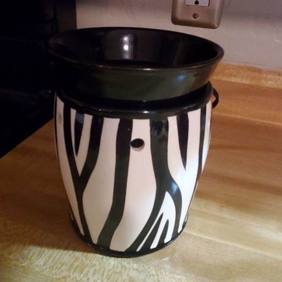 Scentsy Other - Full Size Zebra Scentsy Warmer